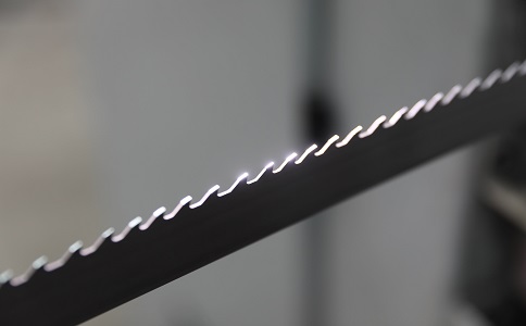 济南双金属带锯条产生切削噪音的原因具体有哪些？